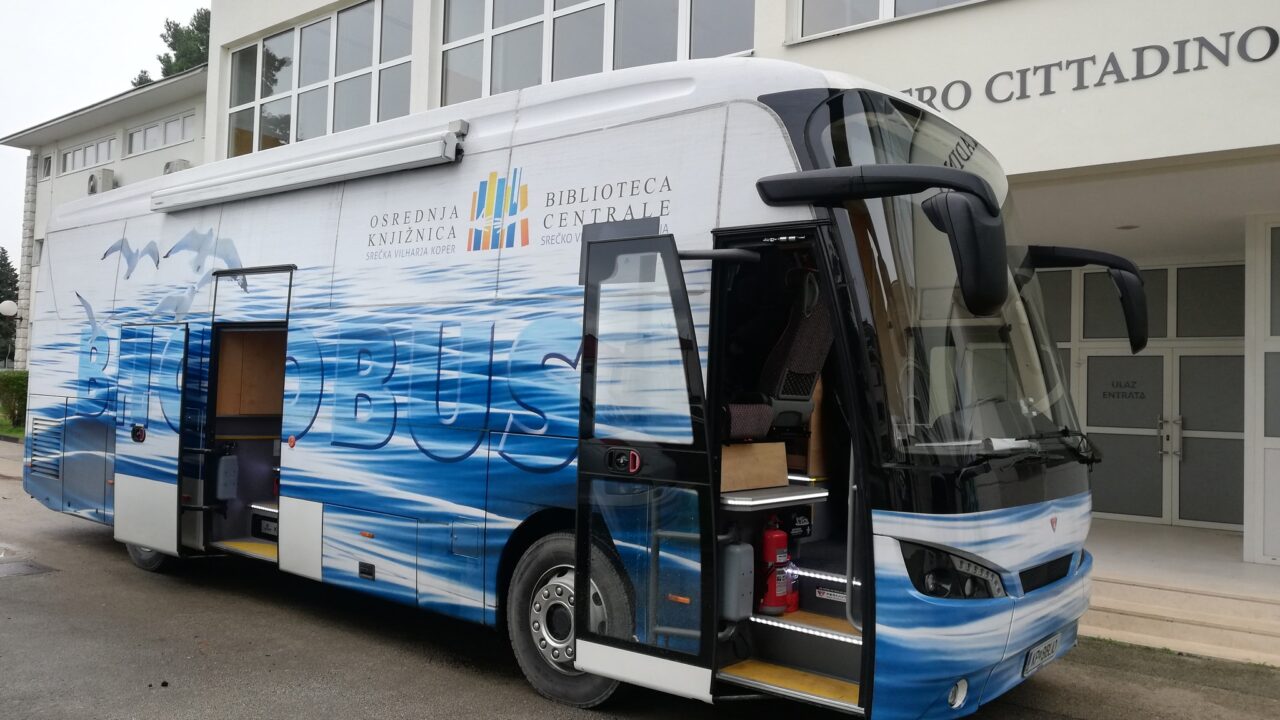 Koparski bibliobus svaki mjesec u Umagu!